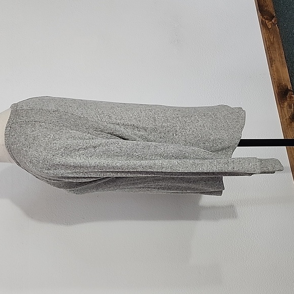 Warm & Cozy Lifestyle Top Lightweight Knit Pullover Long Sleeve Gray Size L - Picture 10 of 14